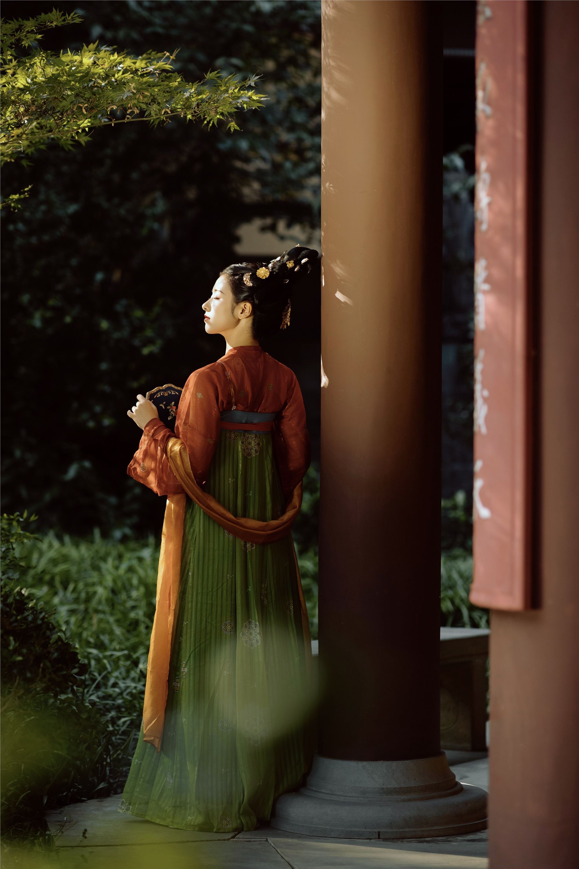 YITUYU艺图语 2025.01.14 悭晚秋 墨律